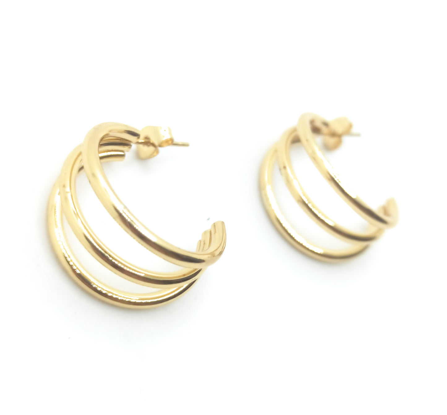 Pendientes de aro triple de acero inoxidable dorado, diseño minimalista y elegante con acabado brillante