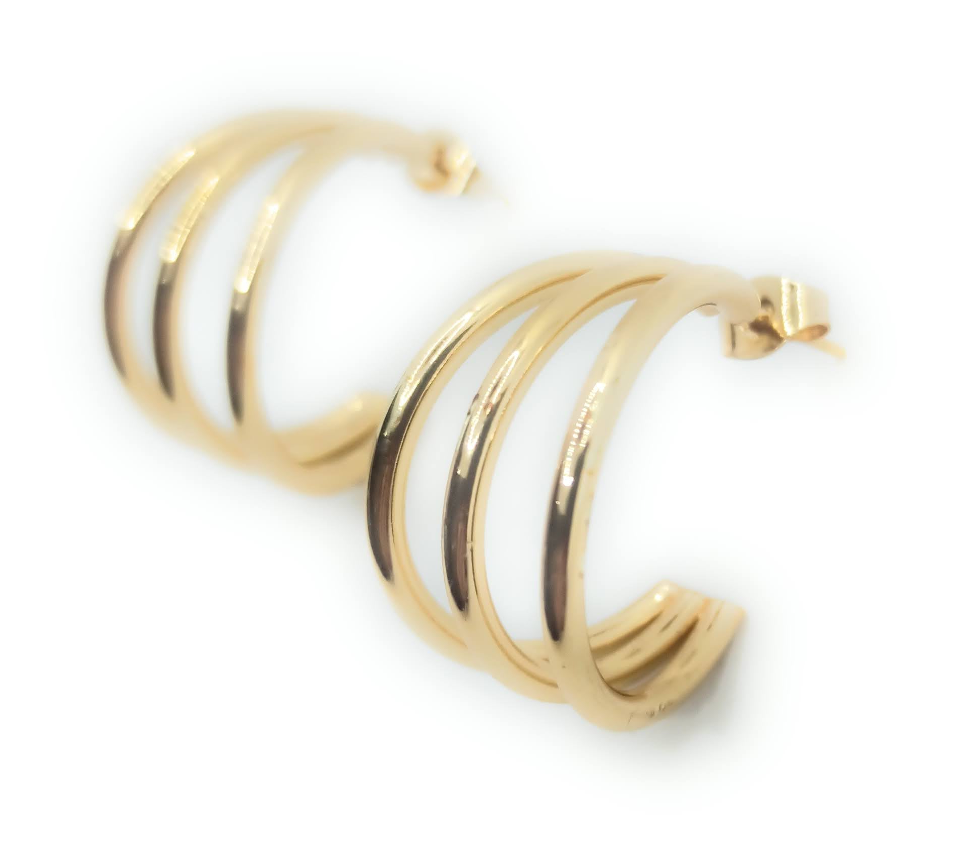 Pendientes de aro triple de acero inoxidable dorado, diseño minimalista y elegante con acabado brillante