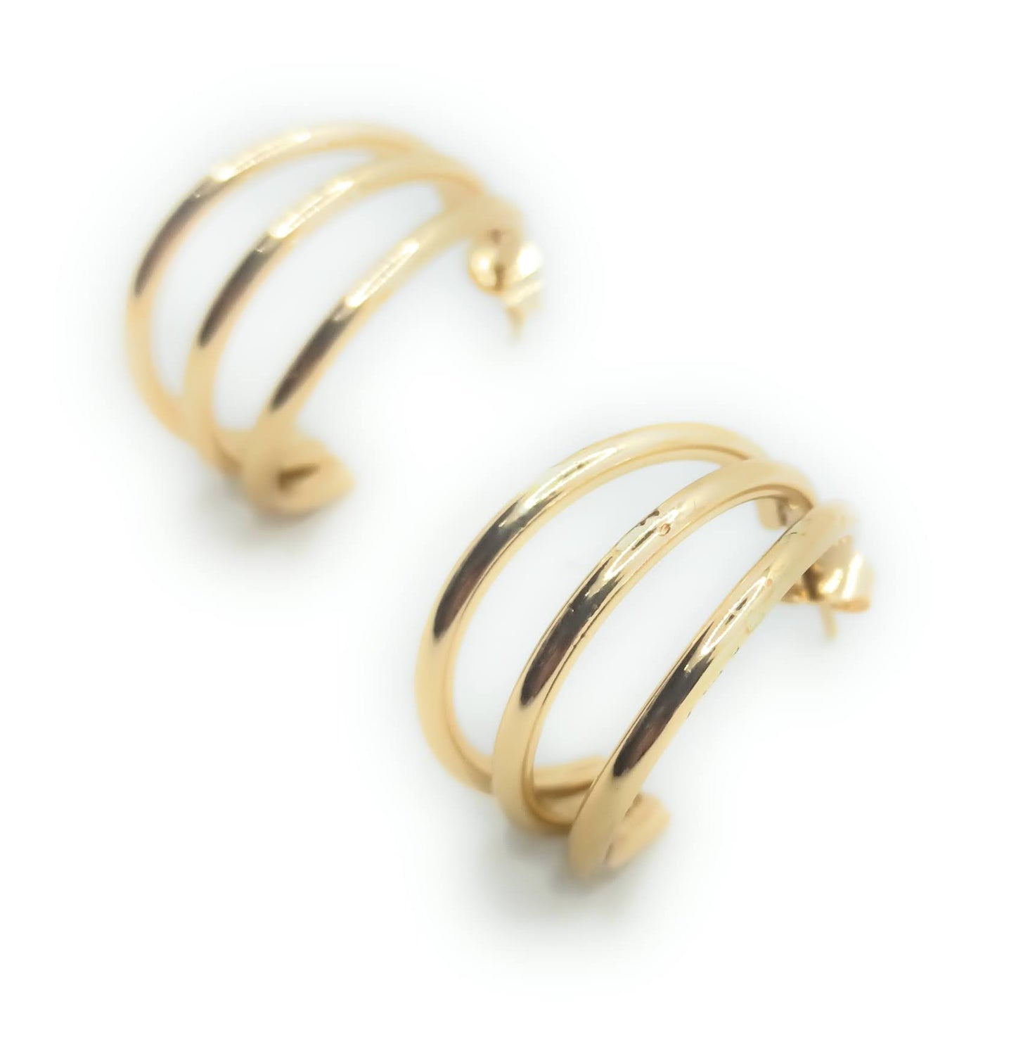 Pendientes de aro triple de acero inoxidable dorado, diseño minimalista y elegante con acabado brillante