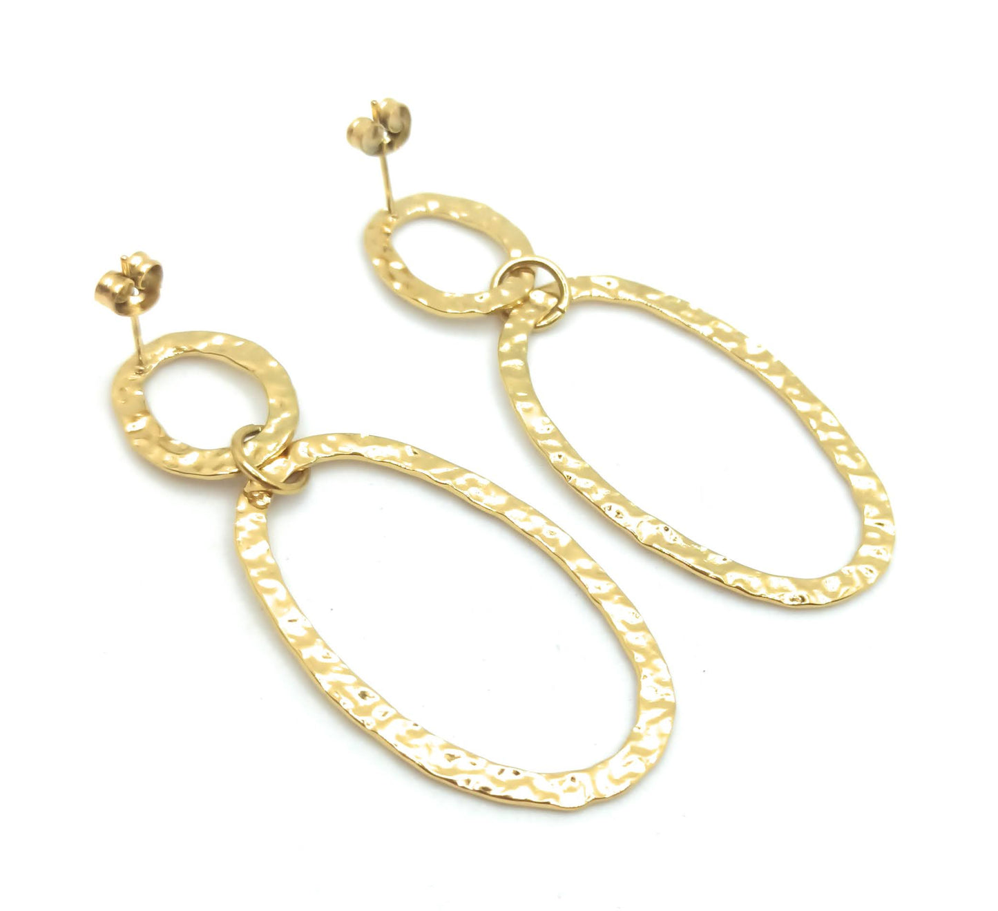 Pendientes Largos Dorados Dobles de oro tallado · Elegancia ligera y artesanal