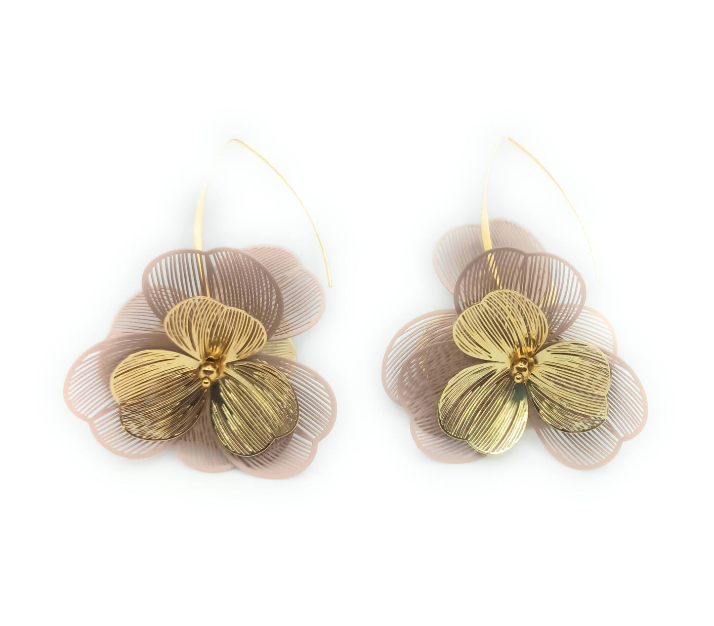 Pendientes Largos Flor Dorada con Hojas Nude · Elegantes y delicados