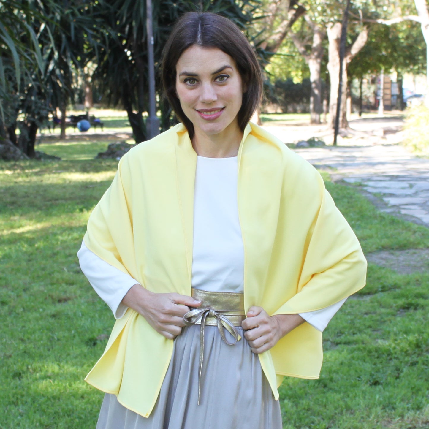 Chal de Fiesta Crepe de Seda – Elegancia Artesanal Hecha en Sevilla · Amarillo (50x150cm)