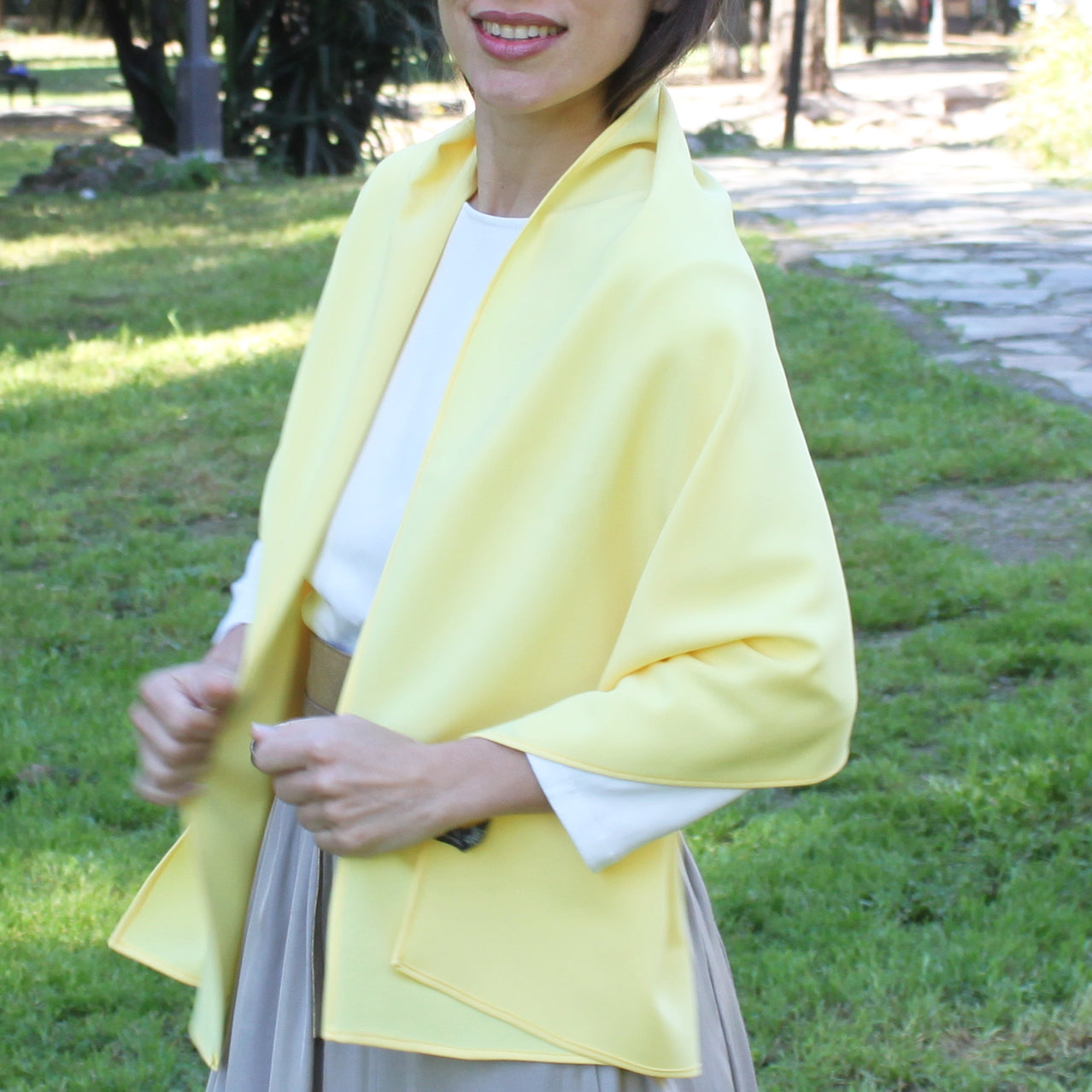 Chal de Fiesta Crepe de Seda – Elegancia Artesanal Hecha en Sevilla · Amarillo (50x150cm)