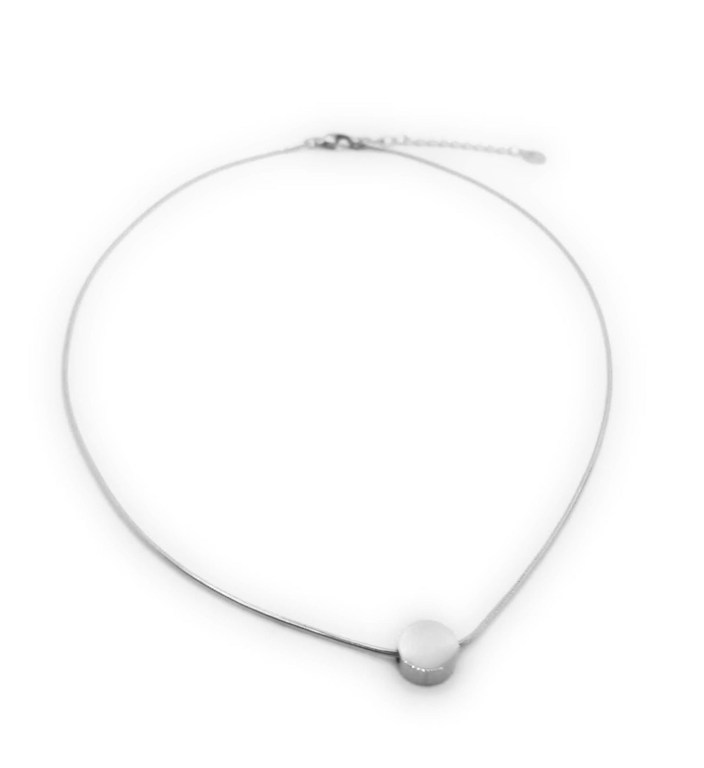 Collar Corto Plateado · Círculo