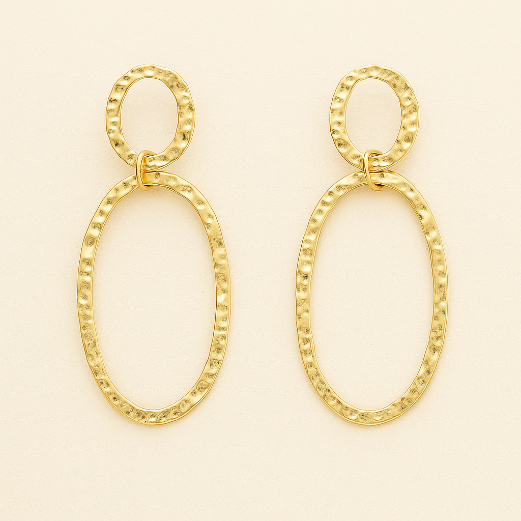 Pendientes Largos Dorados Dobles de oro tallado · Elegancia ligera y artesanal
