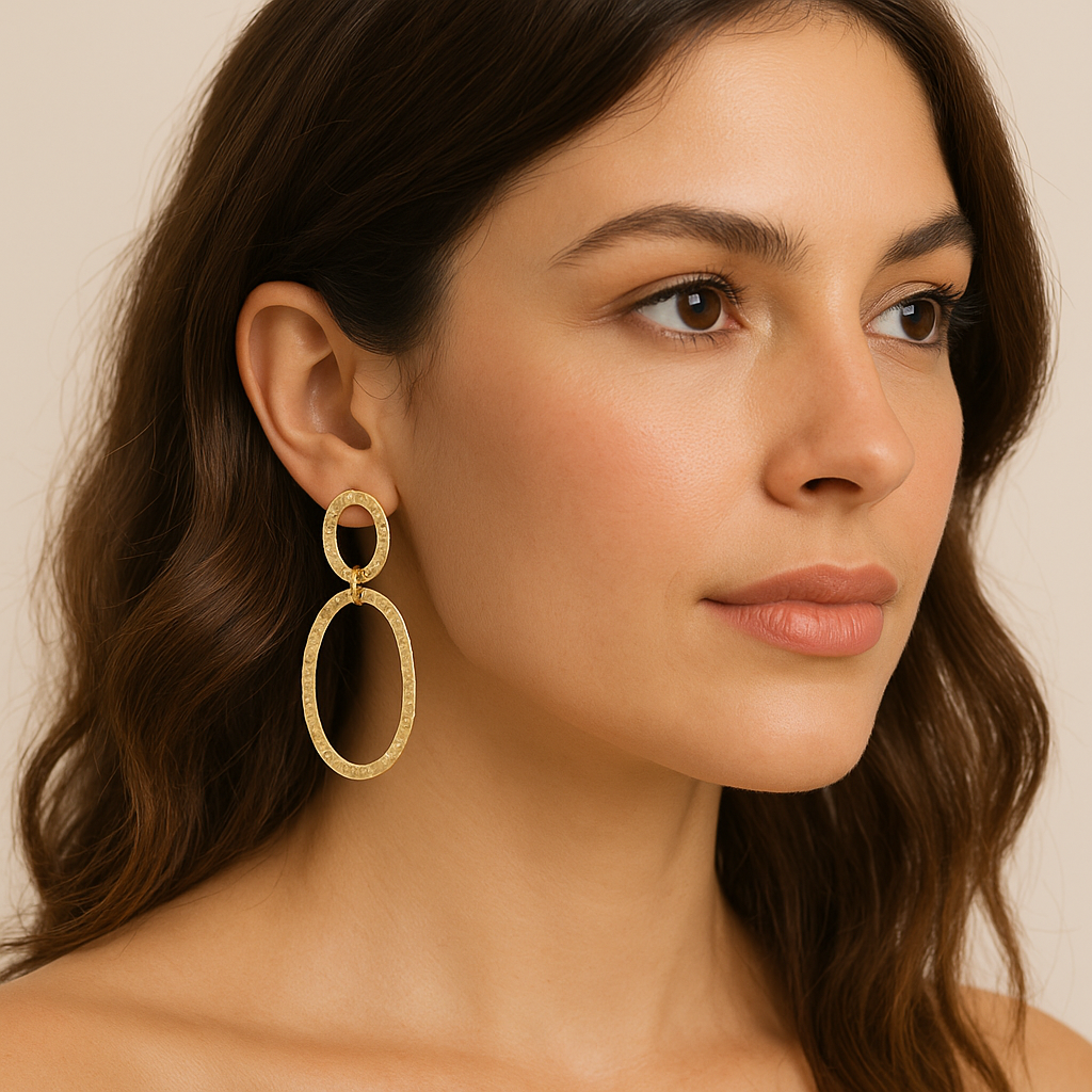 Pendientes Largos Dorados Dobles de oro tallado · Elegancia ligera y artesanal