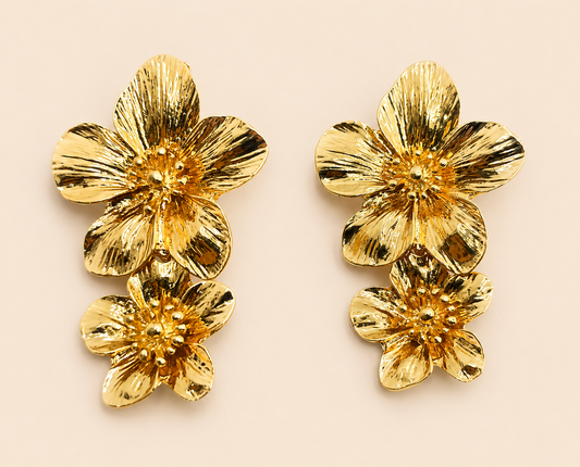 Pendientes Largos Dorados · Doble Flor Oro Brillo