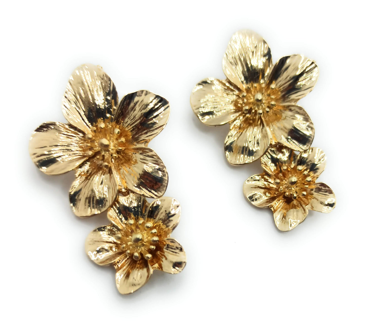Pendientes Largos Dorados · Doble Flor Oro Brillo