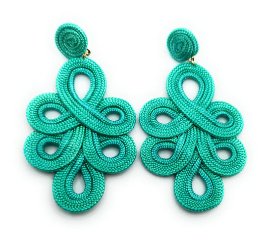 Pendientes largos y ligeros de flamenca · Verde Esmeralda