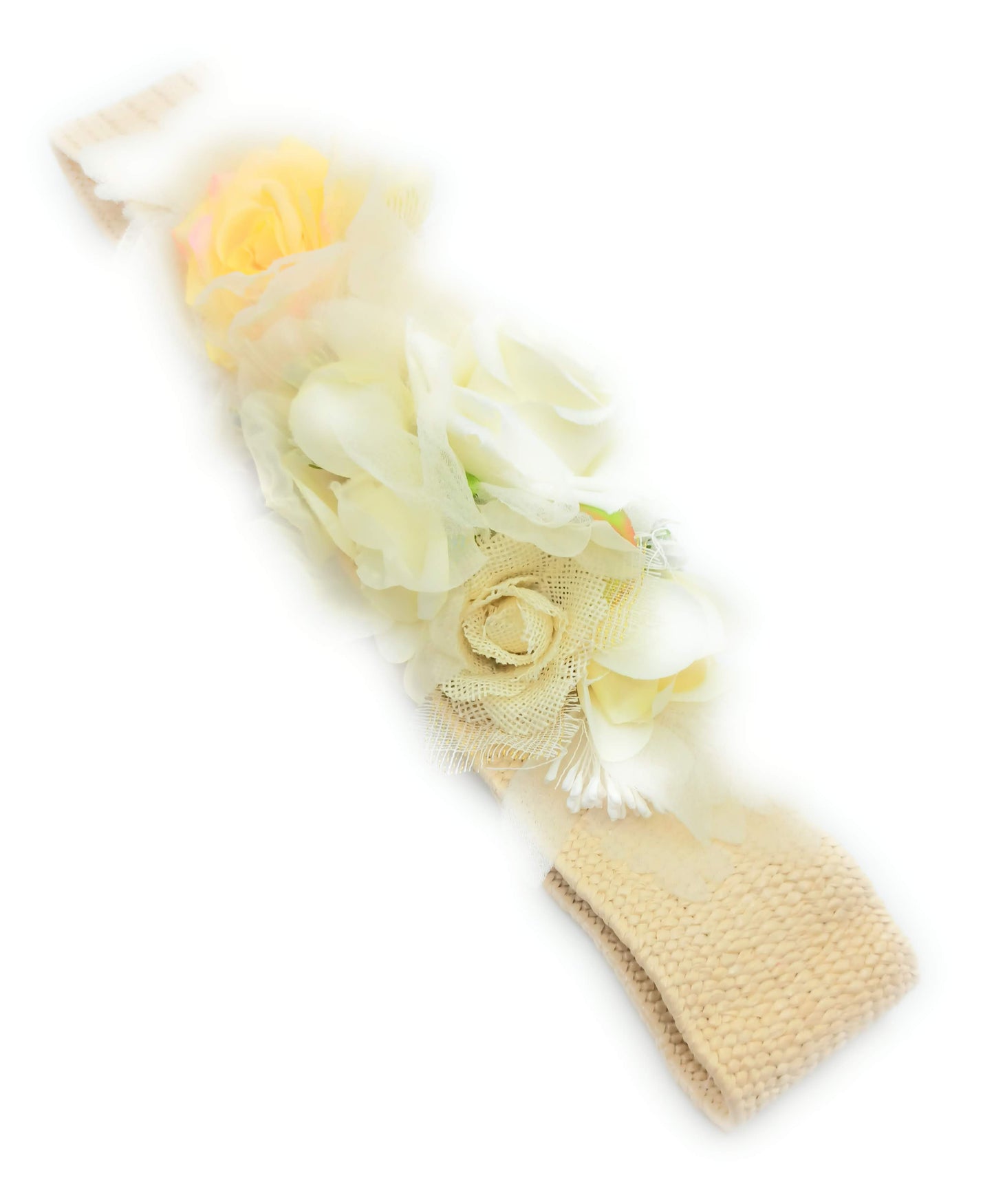 Cinturón de Flores · Rafia Rosas Blancas