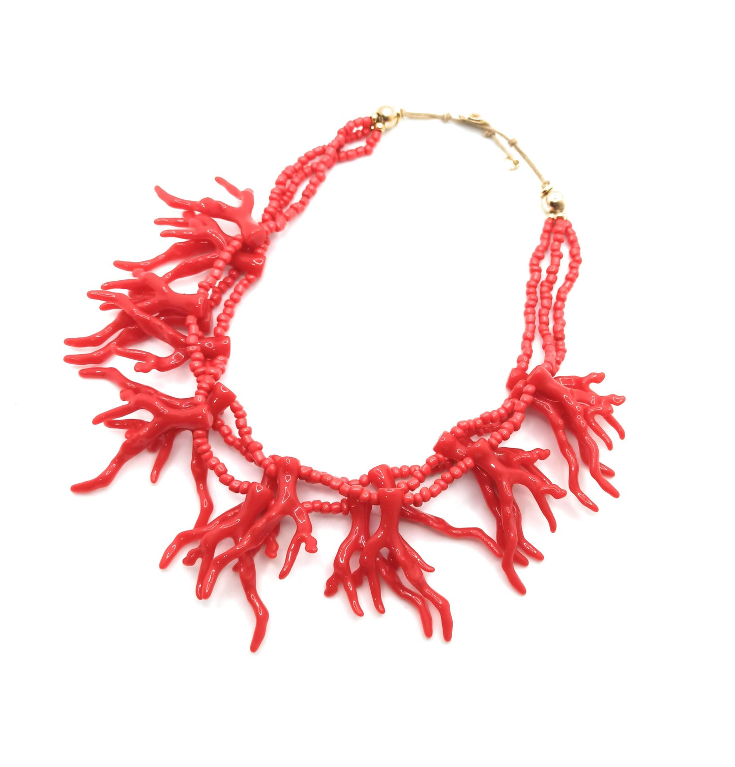 Collar Corto Triple · Coral Rojo